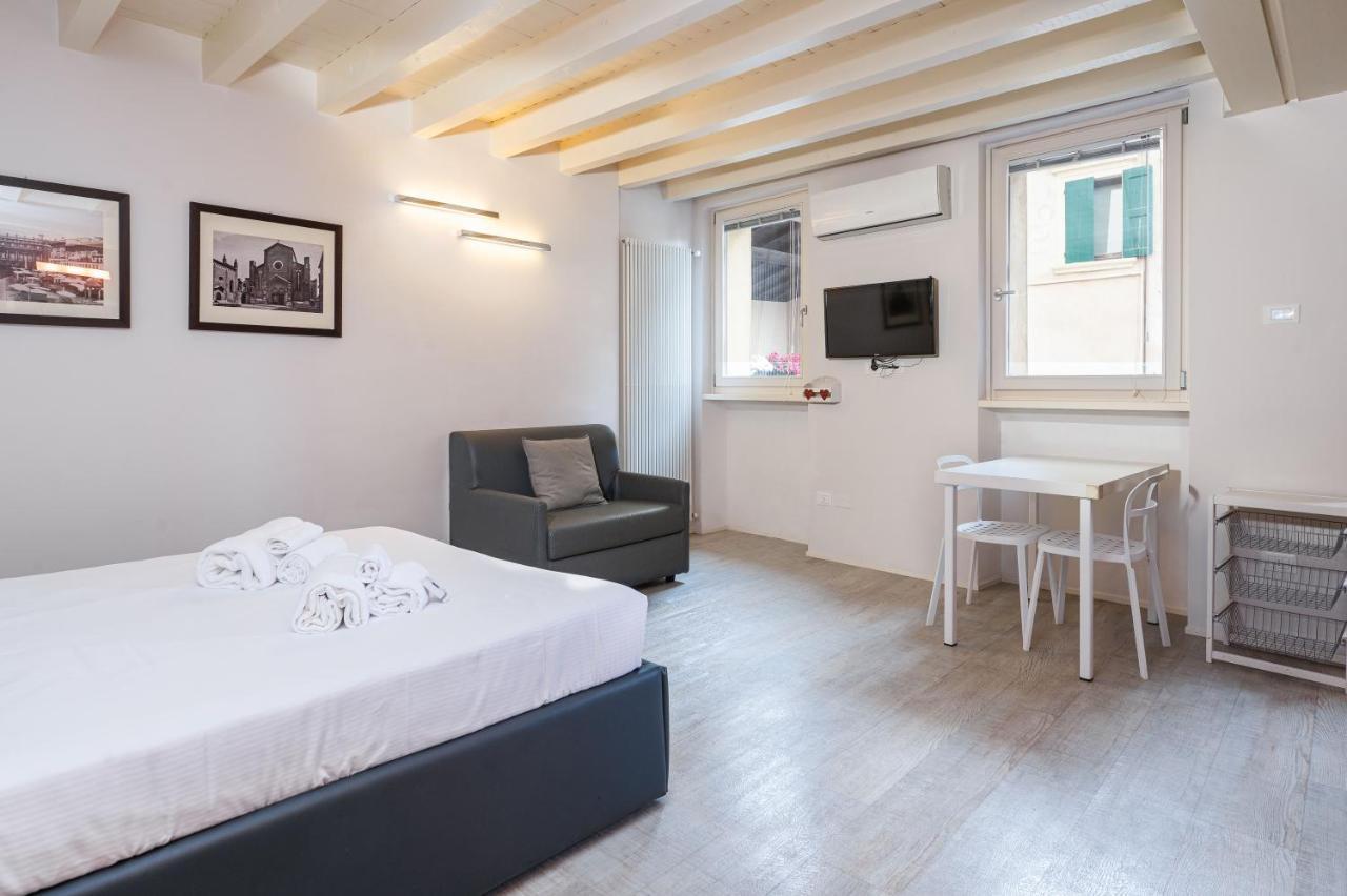 Vicolo Zini Apartments Βερόνα Εξωτερικό φωτογραφία